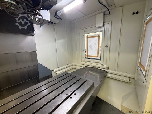 Vertical machining center Akira Seiki 4.5 XP