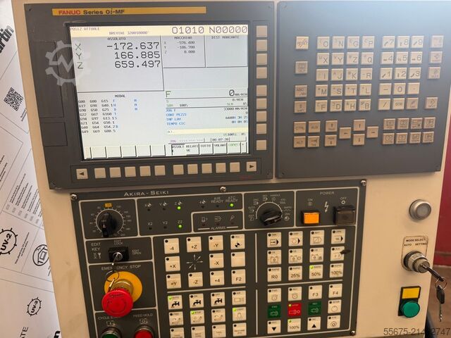 Vertical machining center Akira Seiki 4.5 XP