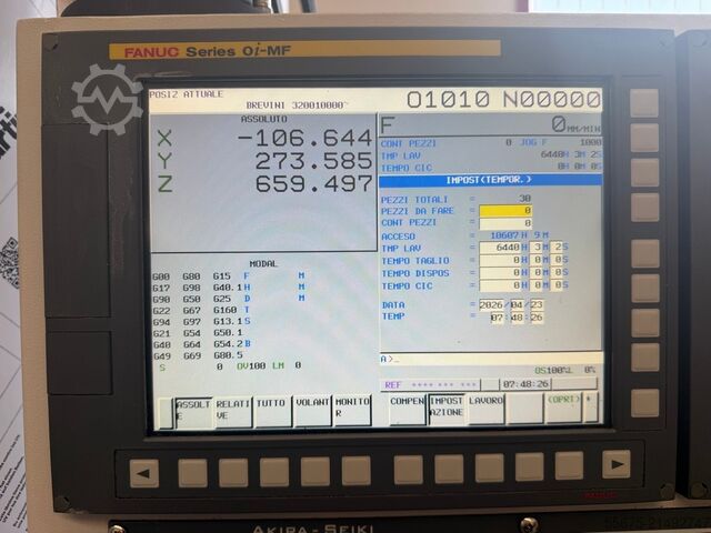 Vertical machining center Akira Seiki 4.5 XP