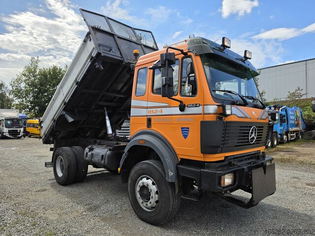 Three-sided tipper truck Mercedes-Benz 1824 AK/ 36 V6 Blatt/Blatt Manual