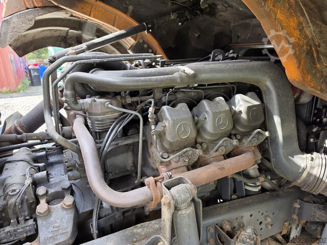 Three-sided tipper truck Mercedes-Benz 1824 AK/ 36 V6 Blatt/Blatt Manual
