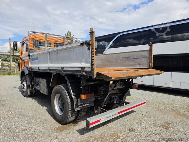 Three-sided tipper truck Mercedes-Benz 1824 AK/ 36 V6 Blatt/Blatt Manual