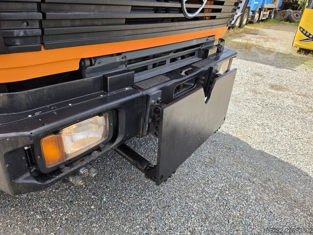 Three-sided tipper truck Mercedes-Benz 1824 AK/ 36 V6 Blatt/Blatt Manual