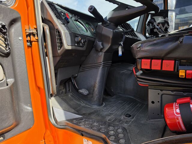 Three-sided tipper truck Mercedes-Benz 1824 AK/ 36 V6 Blatt/Blatt Manual