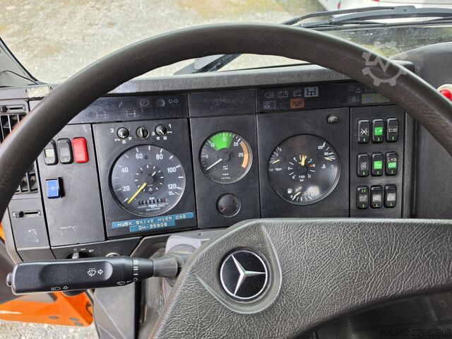 Three-sided tipper truck Mercedes-Benz 1824 AK/ 36 V6 Blatt/Blatt Manual