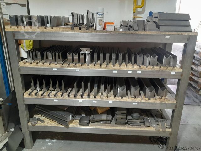 Press brake including tools TRUMPF TrumaBend V130