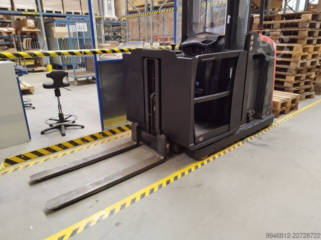 Narrow-aisle forklift Linde SCORPION 635 VARIPOWER