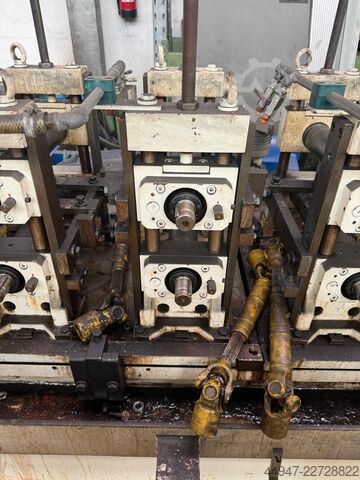 Profilieranlage-– 44 angetriebene Stn Dreistern P3.100.40/3