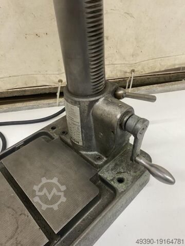 Tisch- Bohr- und Gewindeschneidmaschine, Tischbohrmaschine, Bohrmaschine, Säulenbohrmaschine IXION BT 15 GL