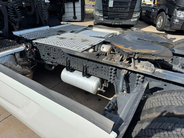 Standard SZM IVECO S-WAY 480 * RETARDER * VOLLVERKLEIDUNG *