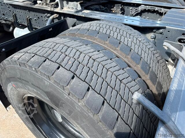 Standard SZM IVECO S-WAY 480 * RETARDER * VOLLVERKLEIDUNG *