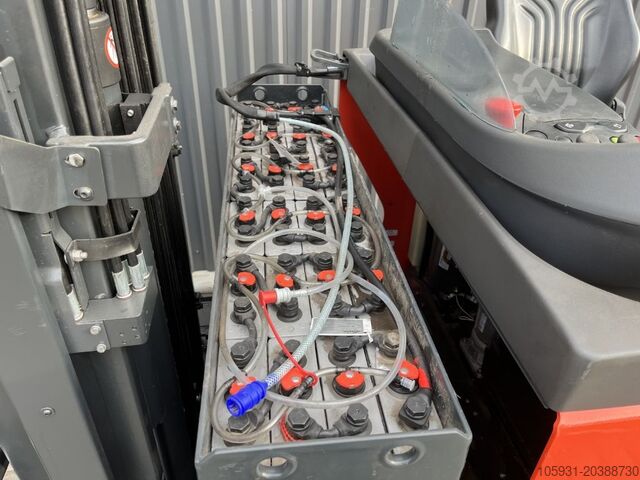 Schubmaststapler Linde R14-01