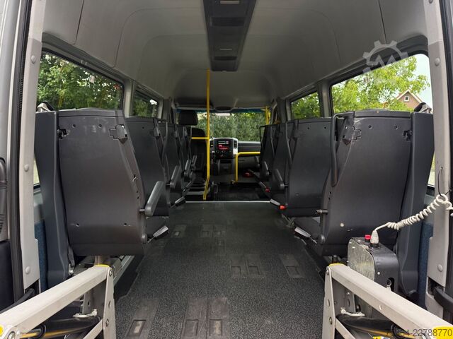 Minibus MERCEDES-BENZ Sprinter 313 BlueTEC 9 Sitze Rollstuhllift Klima