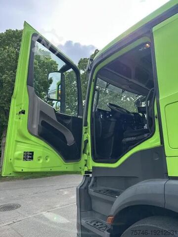 Tarpaulin Mercedes-Benz Antos 1827 L Pr/Plane Rungentaschen E6