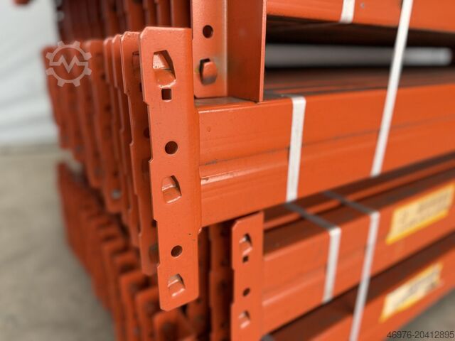 Hochregallager Palettenregaltraverse META Thyssen / K120x50mm lichte Weite: 2.700 mm