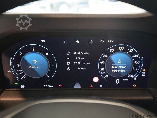 Panel van VW Transporter Kastenwagen mit L-Trennwand AHK