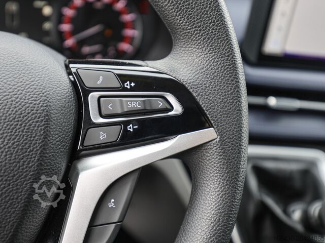 High top van Maxus DELIVER 9