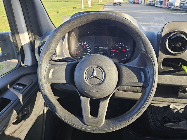 Suitcase MERCEDES-BENZ SPRINTER 315 Bakwagen Laadklep!