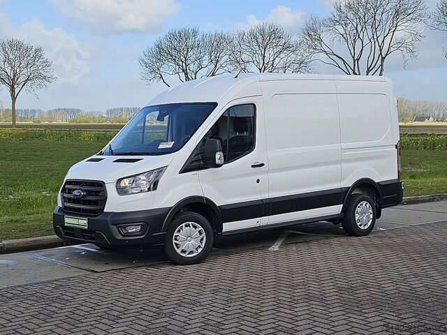 High-roof van FORD TRANSIT 2.0 L2H2 Euro6 Trekhaak!