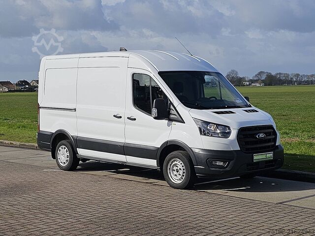 High-roof van FORD TRANSIT 2.0 L2H2 Euro6 Trekhaak!