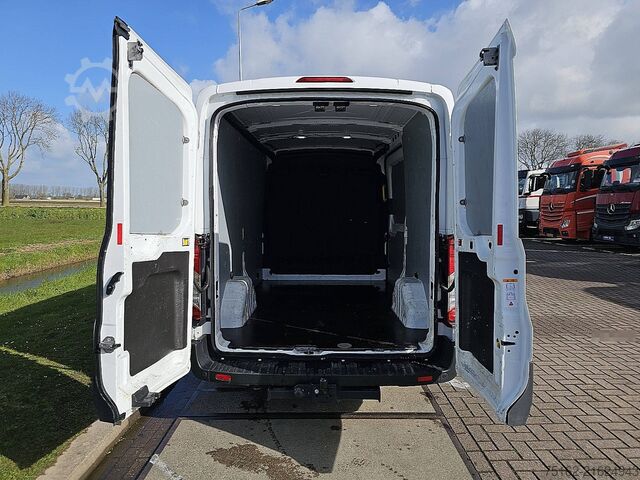 High-roof van FORD TRANSIT 2.0 L2H2 Euro6 Trekhaak!