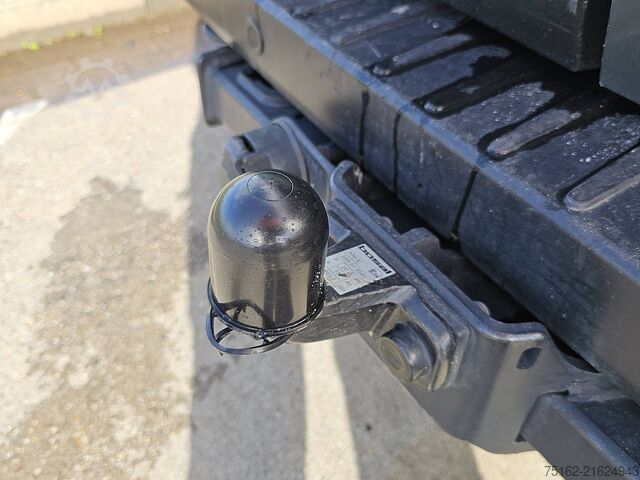 High-roof van FORD TRANSIT 2.0 L2H2 Euro6 Trekhaak!