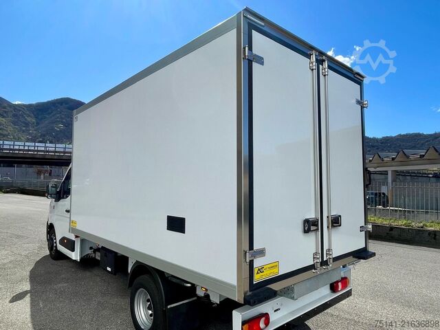 Isothermischer Kühlkoffer für 8 EPAL Paletten Renault Master 170.35