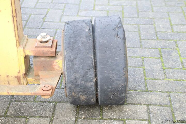 Heavy-duty transport vehicle 11 tons unbekannt Trägerabstand 5860 mm  Höhe 850 bis 1255 mm