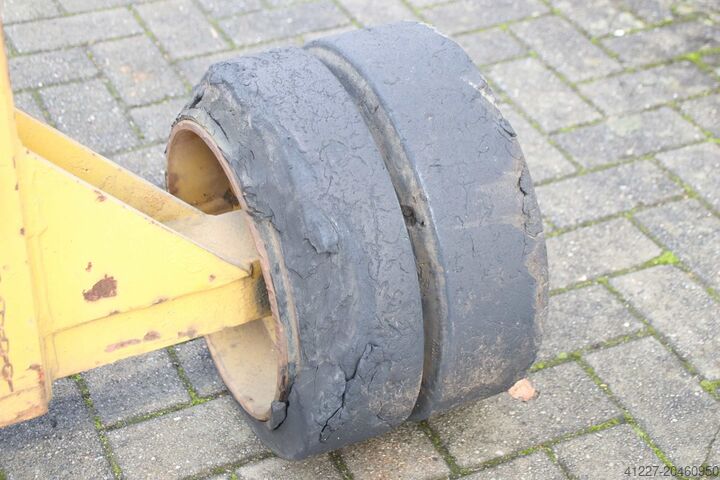 Heavy-duty transport vehicle 11 tons unbekannt Trägerabstand 5860 mm  Höhe 850 bis 1255 mm