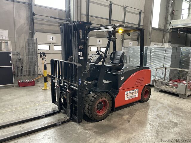 Forklift 5t lithium-ion truck EP Elektro CPD50F8
