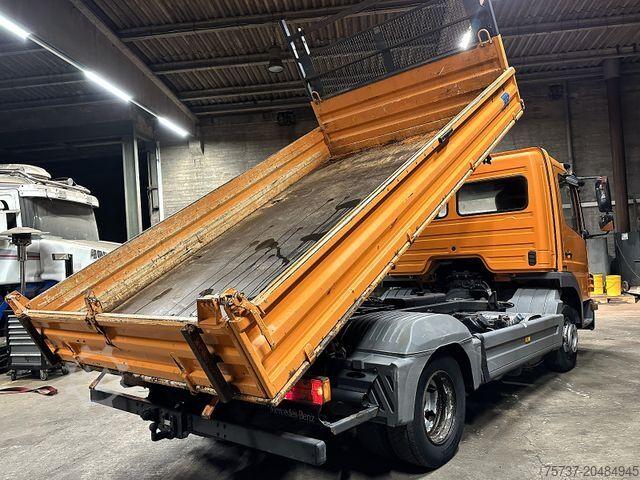 Dreiseitenkipper MERCEDES-BENZ 823  K