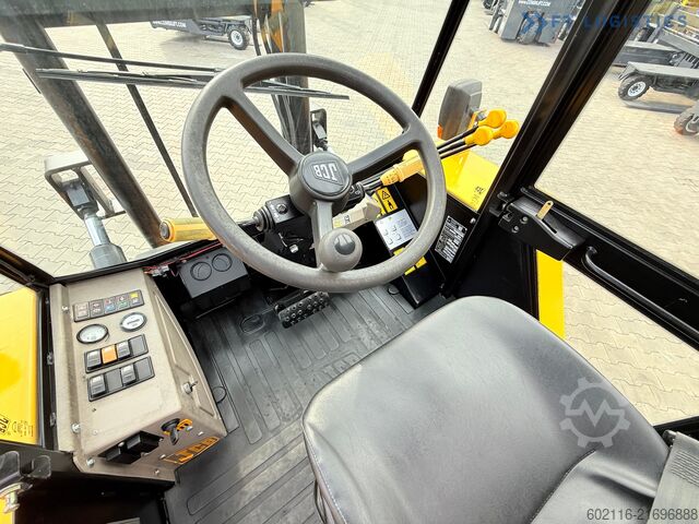 Geländestapler JCB 940 / TRIPLEX 4500 / FREE-LIFT NEW TIRES