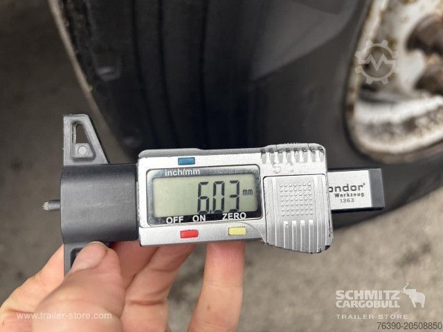 Auflieger mit Pritsche & Plane Schmitz Cargobull Semitrailer Curtainsider Standard