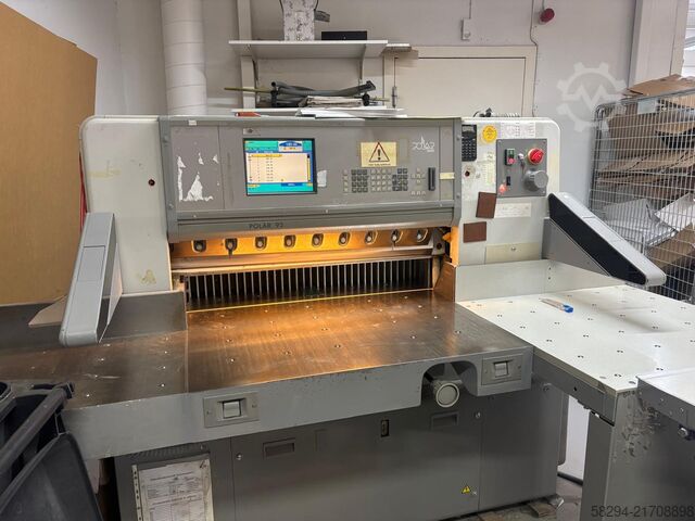 Paper cutting machine Polar 92 E