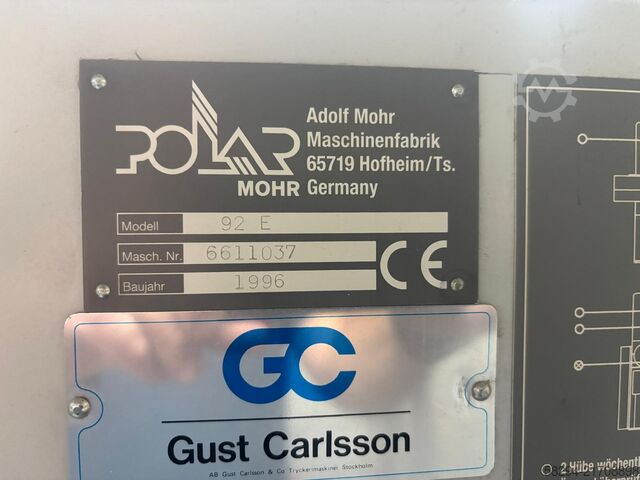 Paper cutting machine Polar 92 E