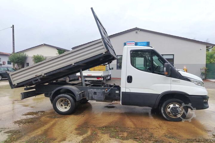 Three-way tipper van Iveco DAILY 35C14 2.3 RIBALTABILE TRILATERALE