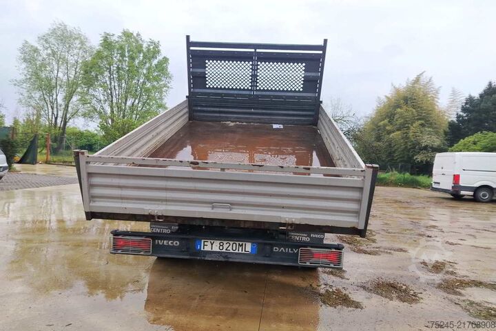 Three-way tipper van Iveco DAILY 35C14 2.3 RIBALTABILE TRILATERALE