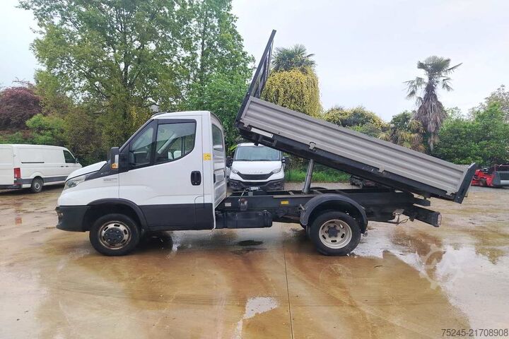Three-way tipper van Iveco DAILY 35C14 2.3 RIBALTABILE TRILATERALE