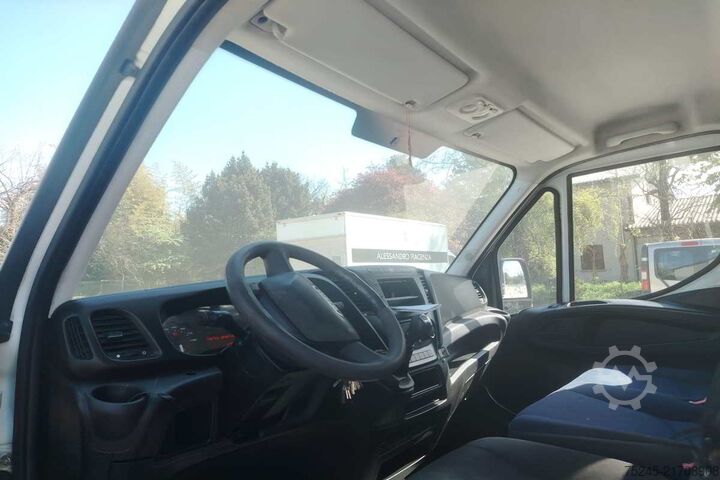 Three-way tipper van Iveco DAILY 35C14 2.3 RIBALTABILE TRILATERALE