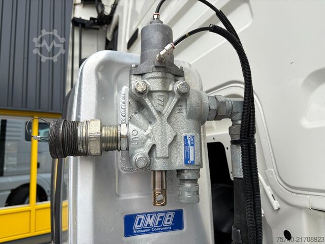 Standard tractor MAN TGX 18.460 + KIEPER HYDRAULIEK + DUBBEL BED