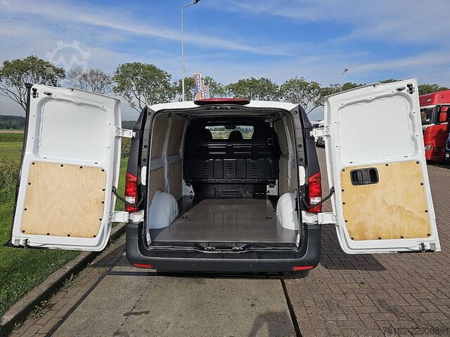 High-roof van MERCEDES-BENZ VITO 110 L2 Carplay Euro6 AC!