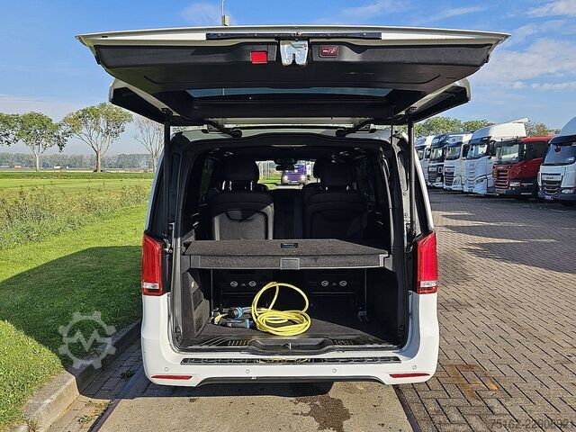 Passenger transportation MERCEDES-BENZ EQV 300 L2 7-Persoons 365km WLTP Navi 360Camera...