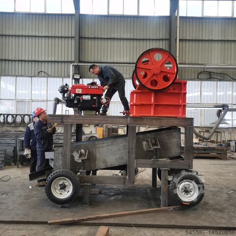 Crushing equipment Mingyuan Small mobile jaw crusher Mobile Diesel jaw crusher 250x400