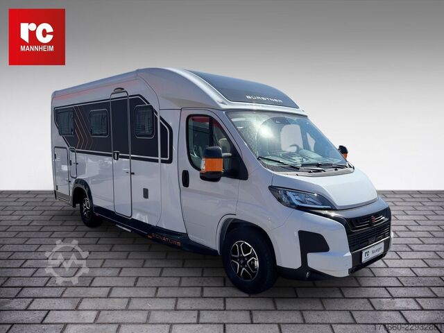 Teilintegriertes Wohnmobil BÜRSTNER Signature SFT 7.0 Orange accent & Brown Leather