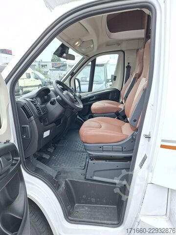 Teilintegriertes Wohnmobil BÜRSTNER Lyseo TD 736 Tageszulassung! 22.680 Euro sparen!