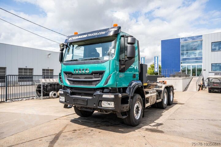 Hook arm system IVECO TRAKKER 360-6x4-PALFINGER