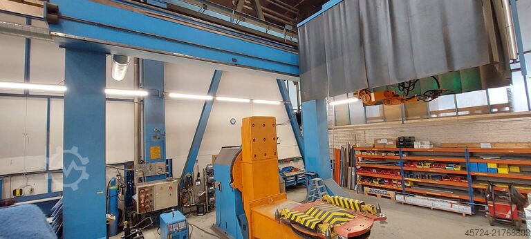 Industrial robot welding Cloos Romat 320