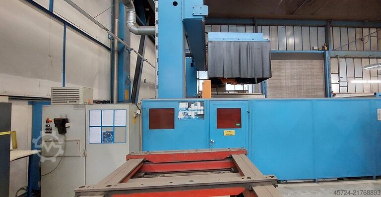 Industrial robot welding Cloos Romat 320