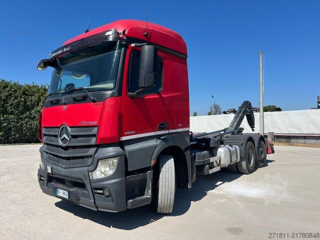 Roll-off tipper truck MERCEDES-BENZ MERCEDES ACTROS 25.51 SCARRABILE