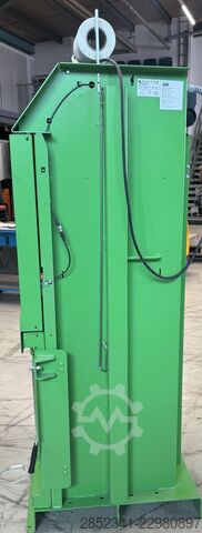  Owrak Kompakte und flexible Ballenpresse